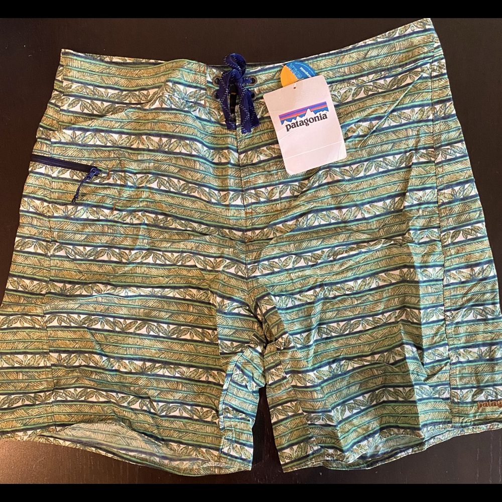 M’s Patagonia Wavefarer Boardshorts- 36 waist
